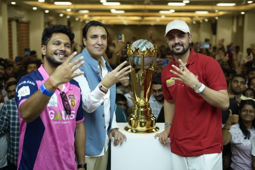 अबकी बार सीजन चार - चार का वार, उत्तर प्रदेश का त्यौहार - UPT20
